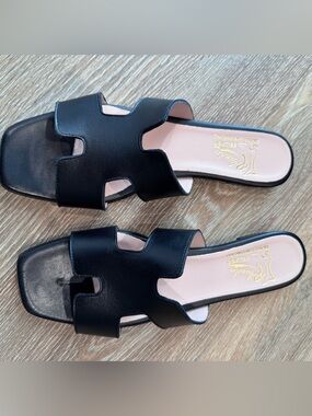 Classic Black Slides size 40